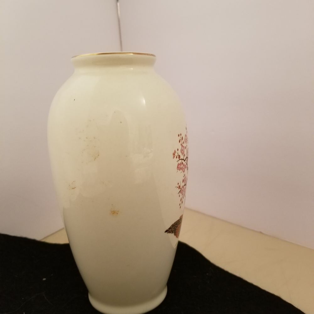 Elegant White Vase with Floral and Peacock Design - Picture 3 of 6